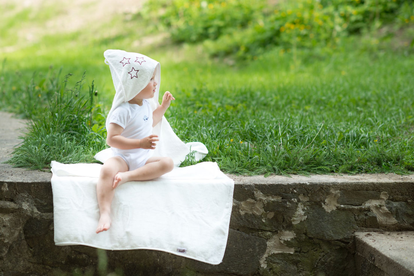 Organic Cotton Hooded Terry Bath Towel 35.4" x 35.4" - White Stars
